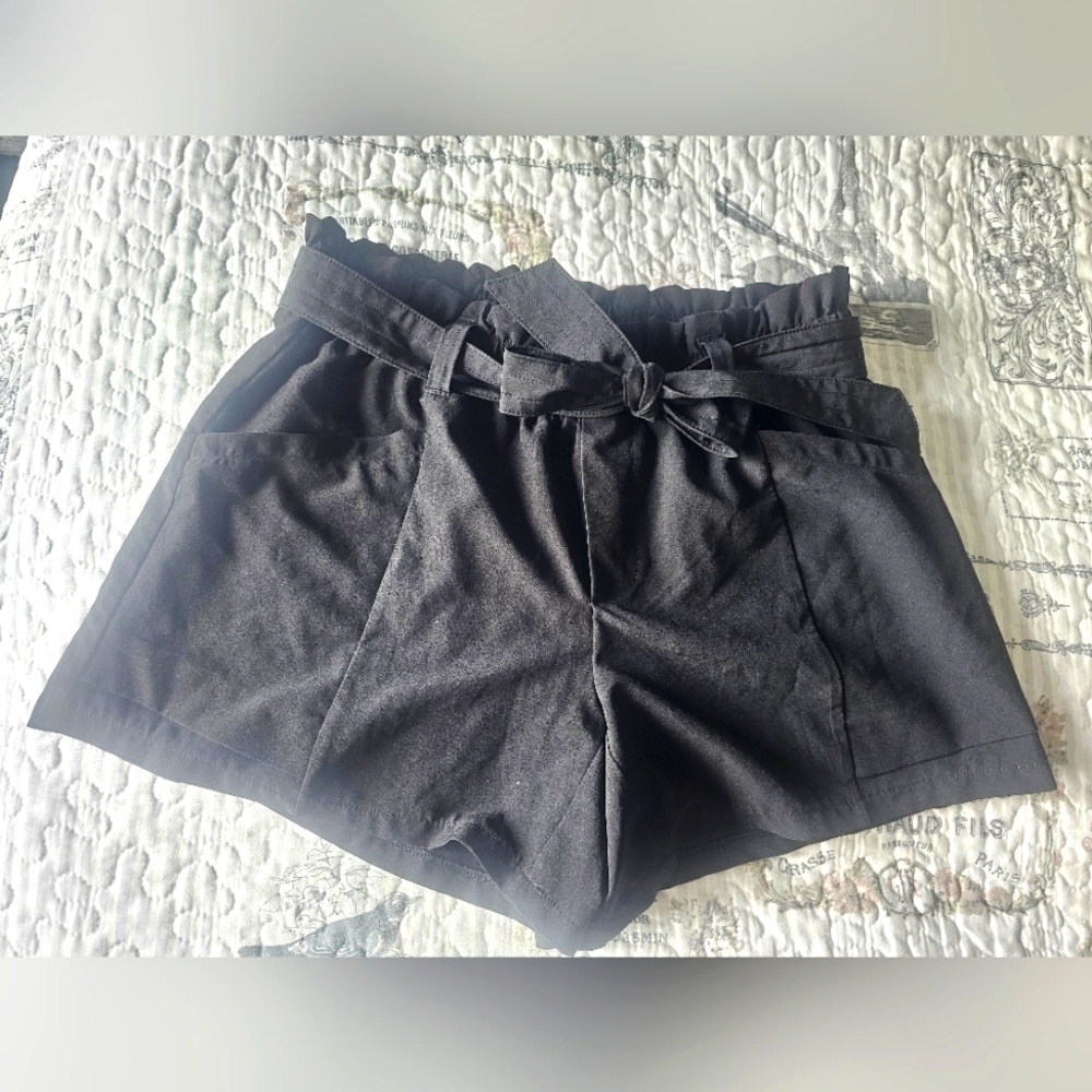 90 Degree by Reflex Black Paperbag Waist Shorts Size M